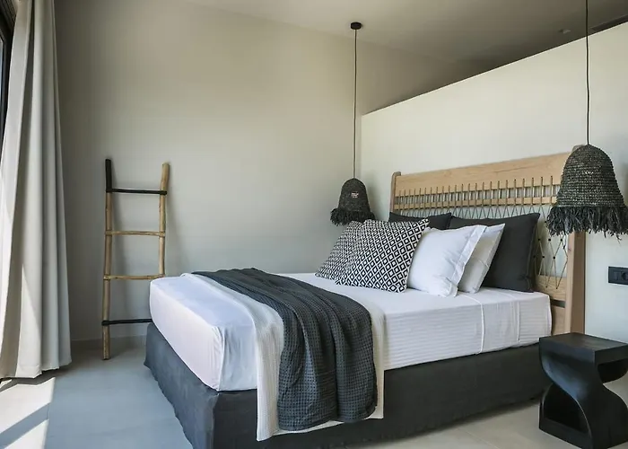 Kefalonian Chic - Charma *